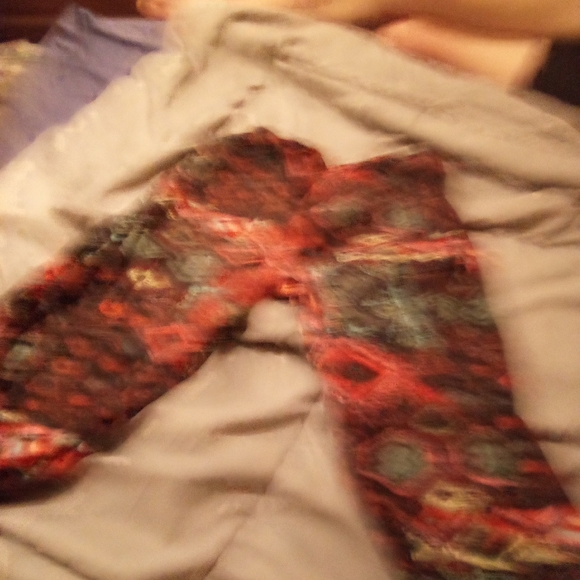 Shirt pants and leggings - Picture 17 of 17